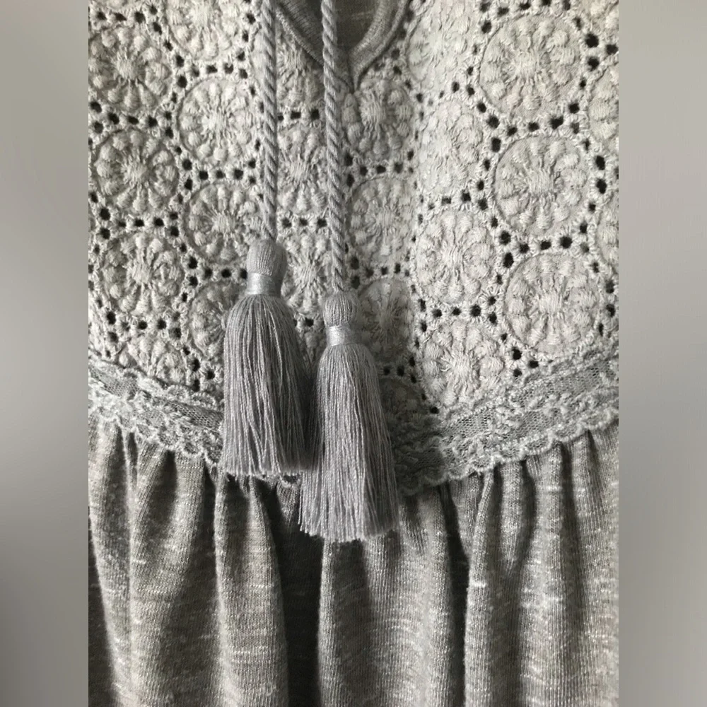 NWOT Women’s Sonoma Embroidery & Lace w/Shimmer Tassels Peasant Style Top